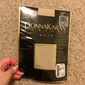 DONNA KARAN VINTAGE MESH HOSE SZ M NIP BURLAP